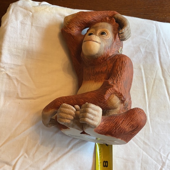 Orangutan Figurine / Statue - Picture 11 of 11